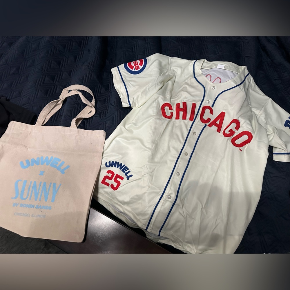 BIG AL’s Alex Cooper UNWELL Chicago Cubs Jersey+UNWELLxSUNNY Tote by Bondi Sands
